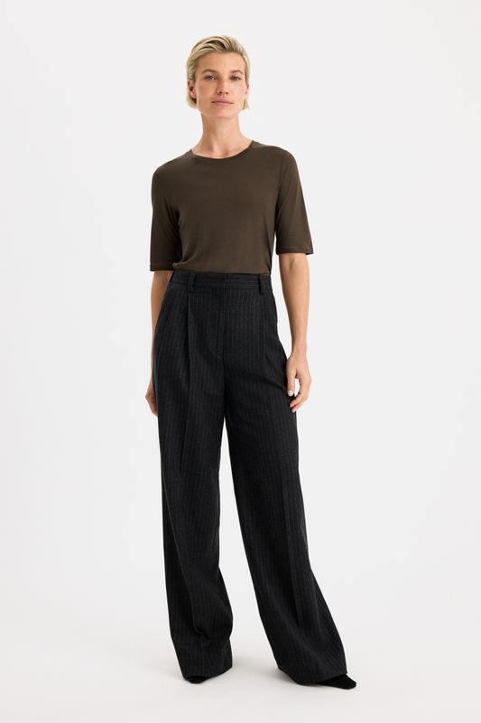ELENA Tee Ebony Brown 