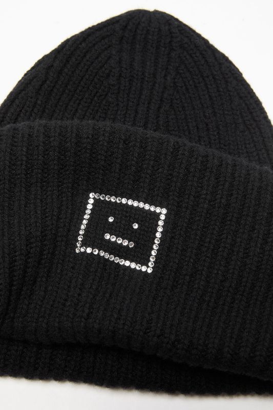 EMBELLISHED FACE LOGO Beanie Black