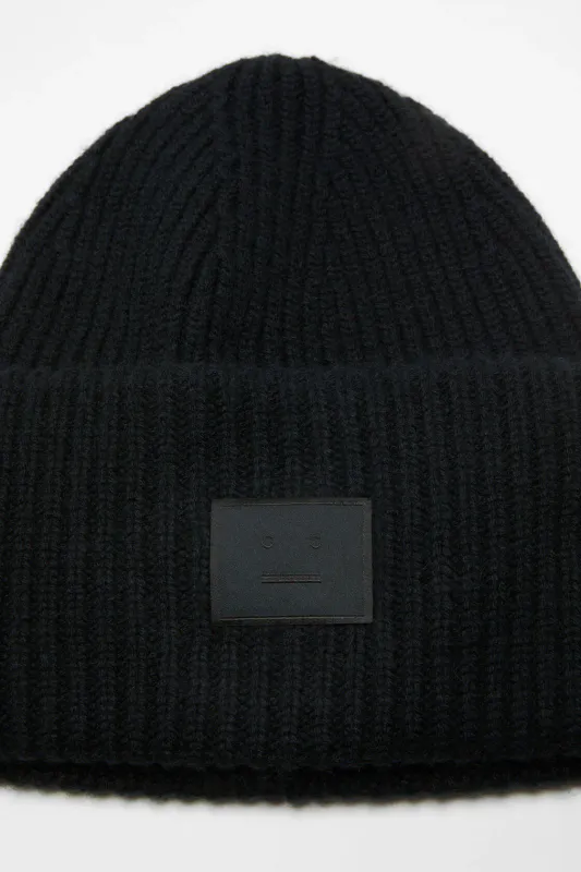 Large face logo beanie Yak Black