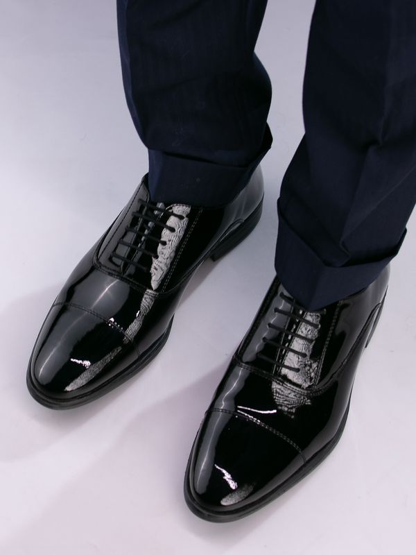BERGAMO Lack Shoes Black 