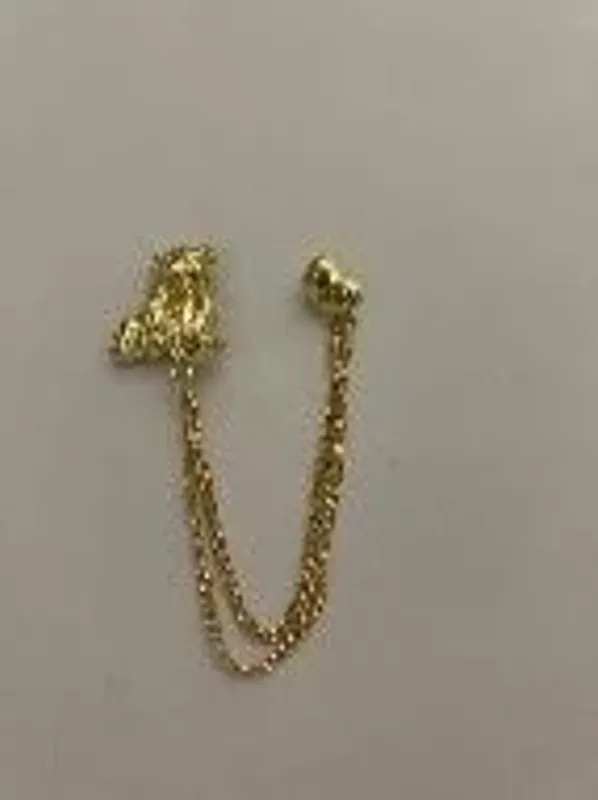R Brooch Gold