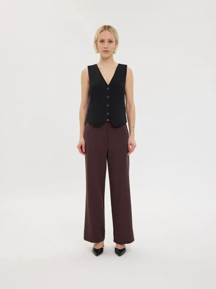 DENAFV 053 Deep Garnet