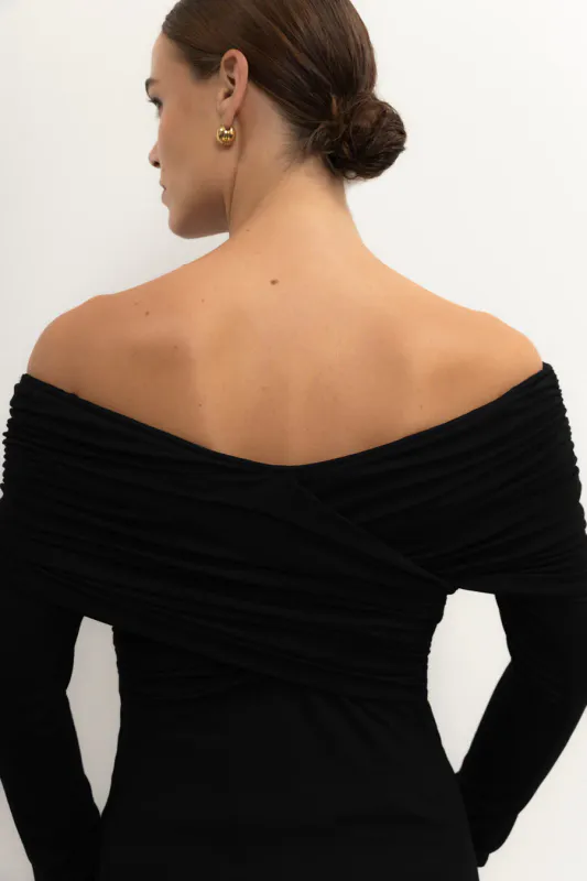 PLUM Top Black
