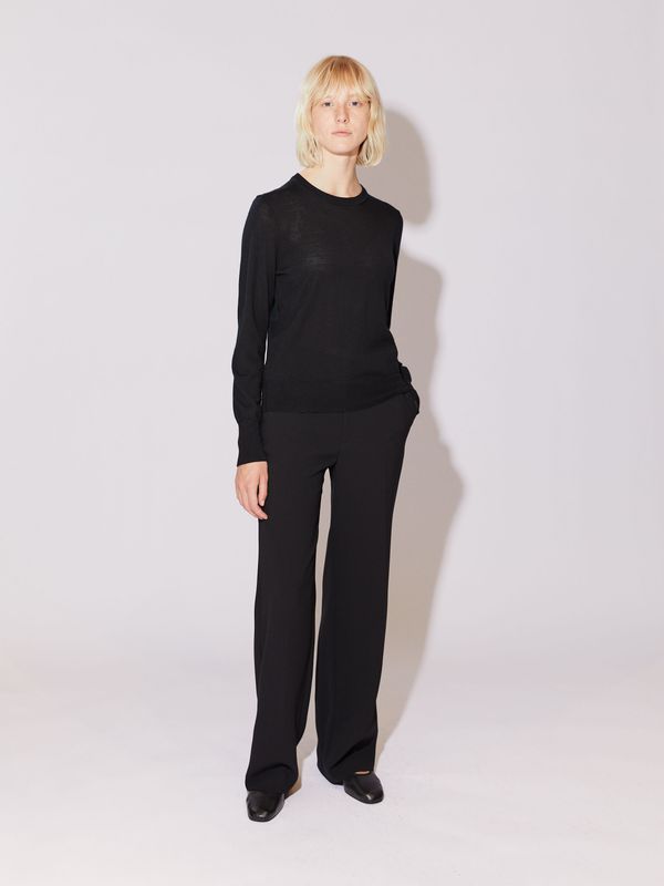 MERINO R-NECK SWEATER Black