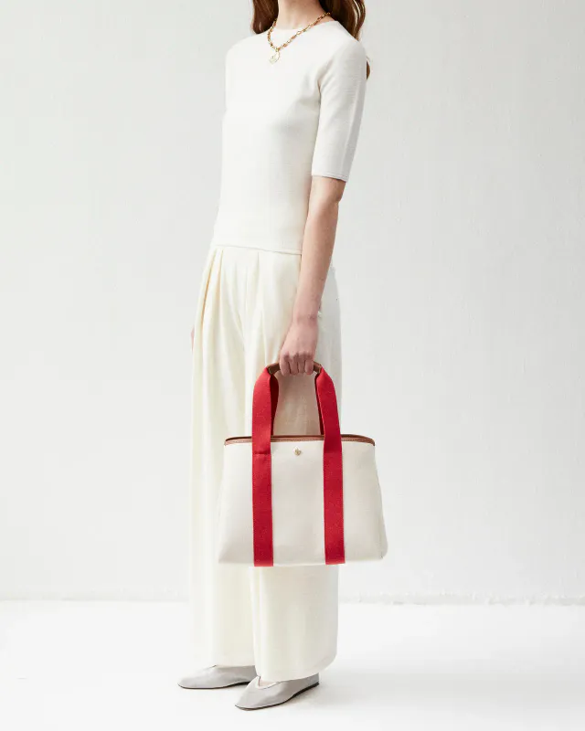 TRAVERSÉE M Canvas Essentials Red