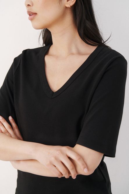 Hovedbilde RATANSA V-Neck Tshirt Black