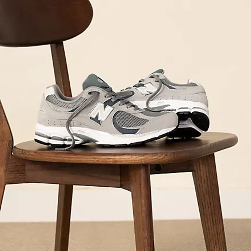NEW BALANCE 2002R Steel