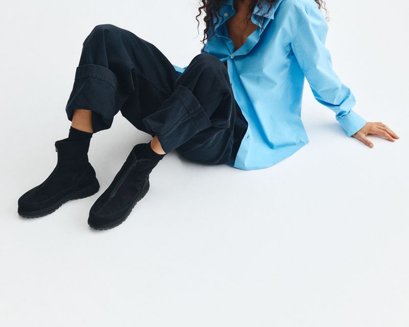 ESTE Suede Black 